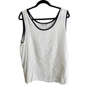 Bloomingdale’s Vintage Lightweight Scoop Neck Shell Tank Top